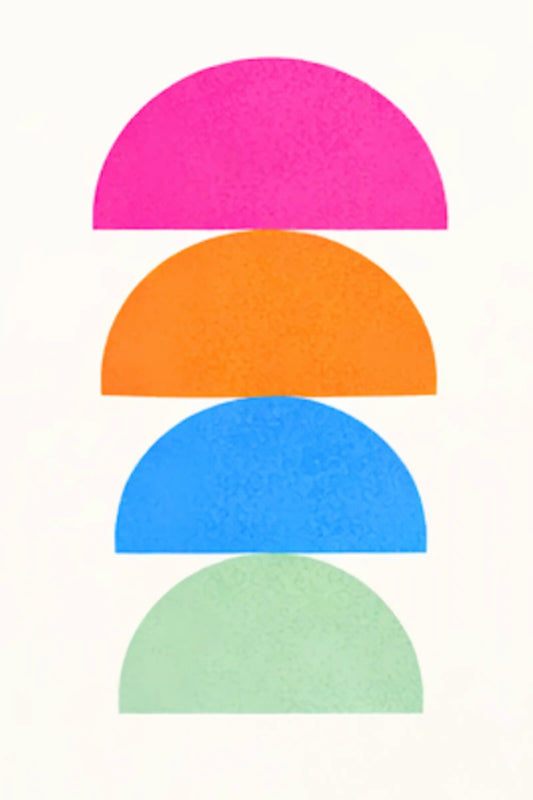 Minimalistisk grafisk poster med färgglada halvcirklar i rosa, orange, blått och grönt.