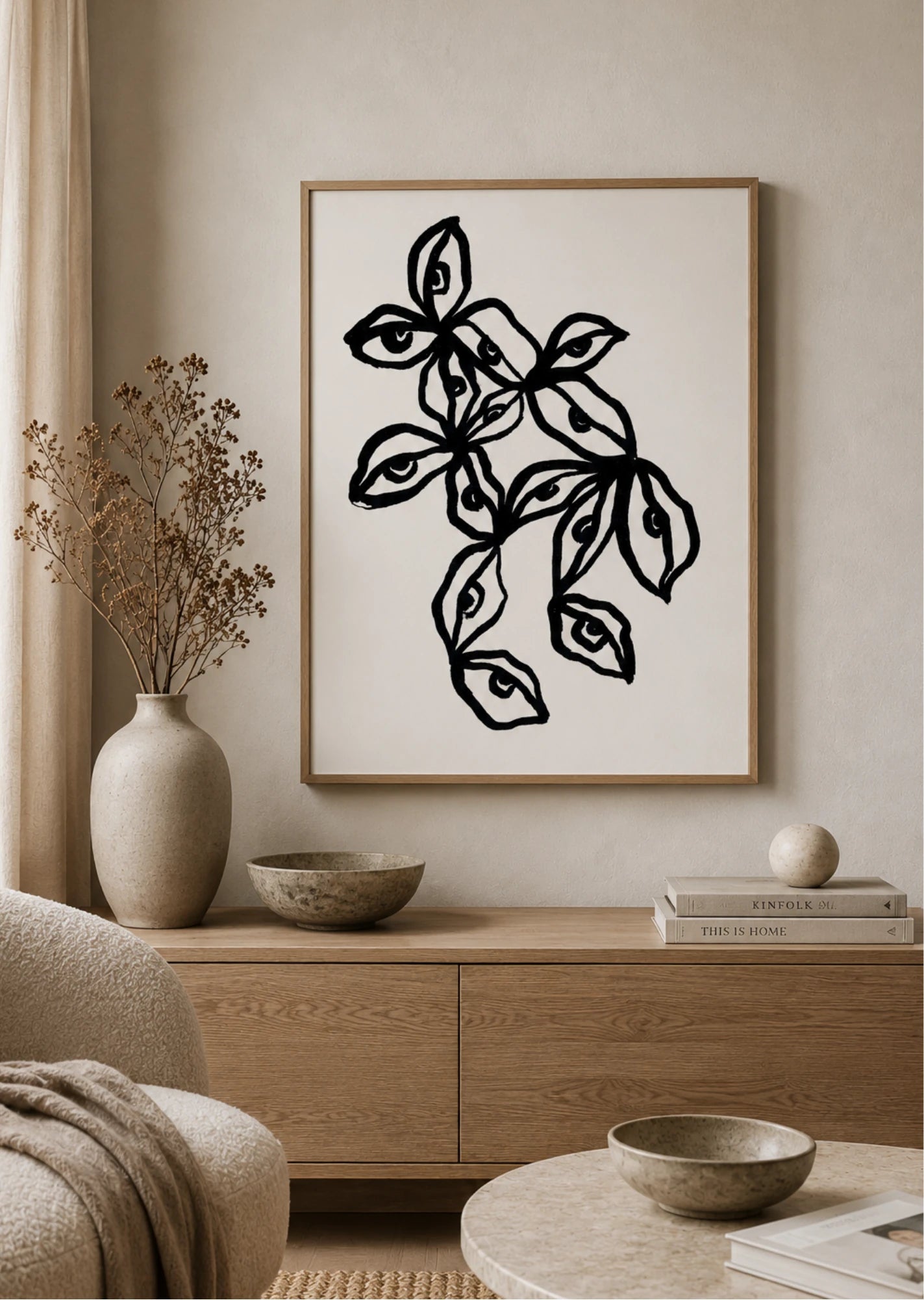 Verket "Flowing eyes" i ett vardagsrum.